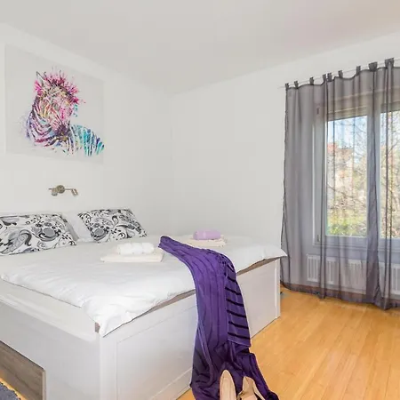 Apartment Awesome In W/ 3 Bedrooms