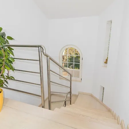 Awesome In W/ 3 Bedrooms